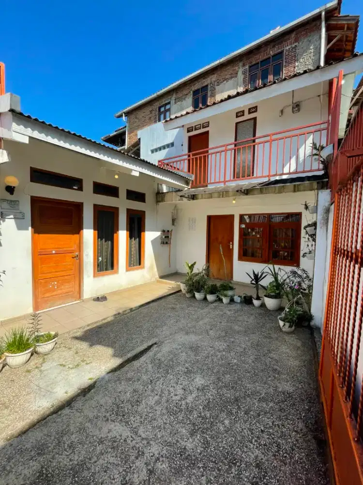 Disewakan rumah + furniture di punclut ciumbuleuit bandung