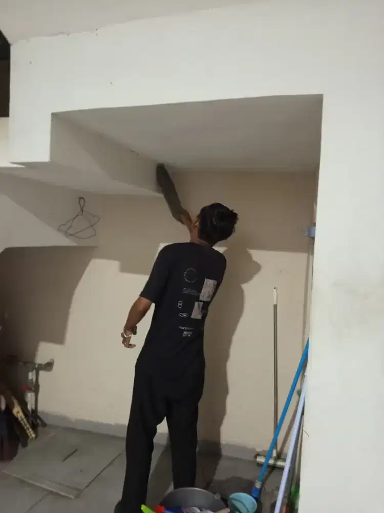 DICARI PENJAGA KOST
