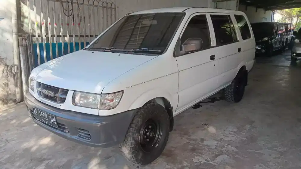 ISUZU PANTHER LM 2004