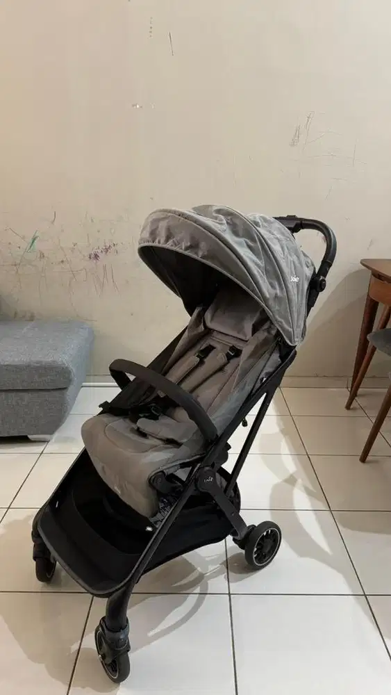 Stroller joie meet tourist cabin size autofolding