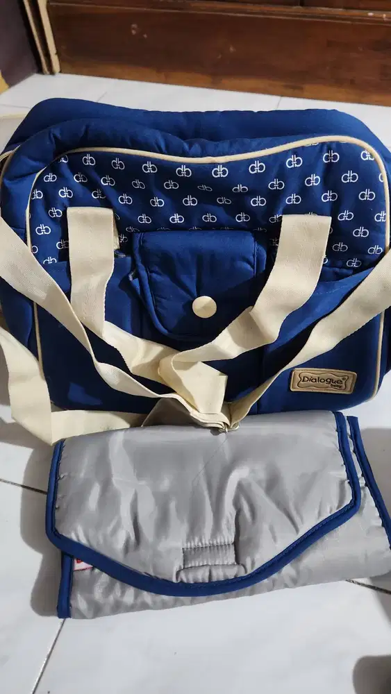 Diaper bag dialog baby like new