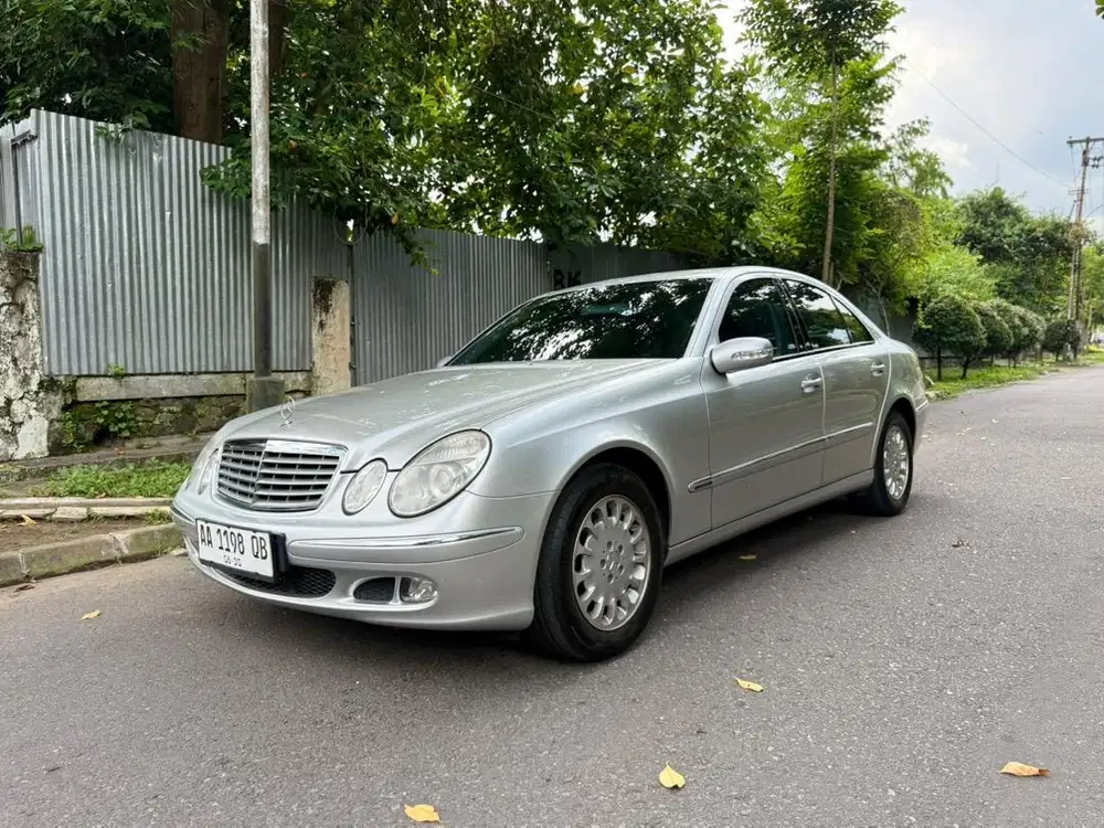 Mercy E260 2005 Asli AA tangan 1 km 50 rb  Full original
