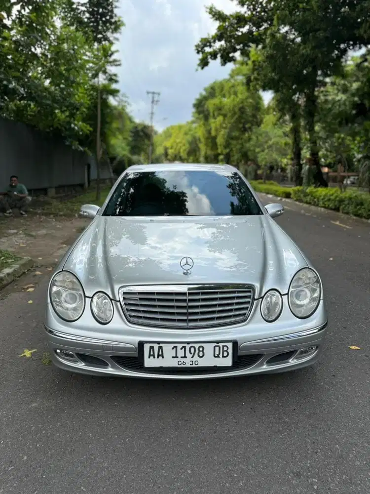 Mercy E260 2005 Asli AA tangan 1 km 50 rb  Full original
