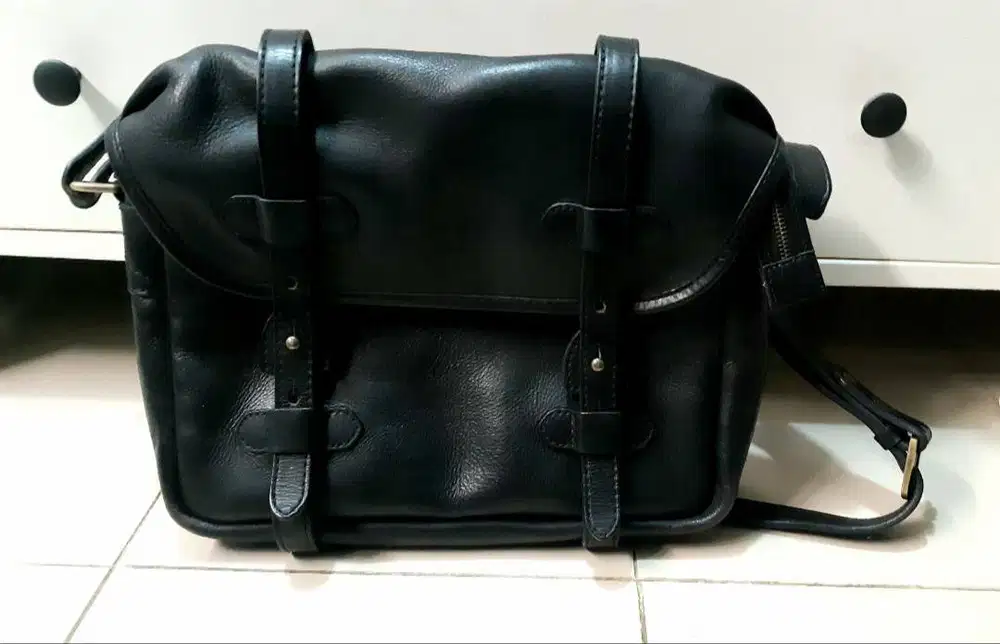 Tas Kulit Postman Messenger Bag/ Sling bag, Bs u/ Laptop. Ex: Cravar
