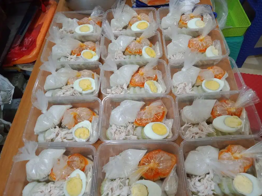 Dicari wanita untuk jualan makanan
