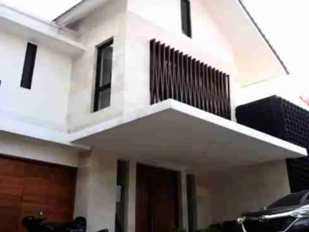 RUMAH BAGUS ADA KOLAM RENANG DI CIPETE
