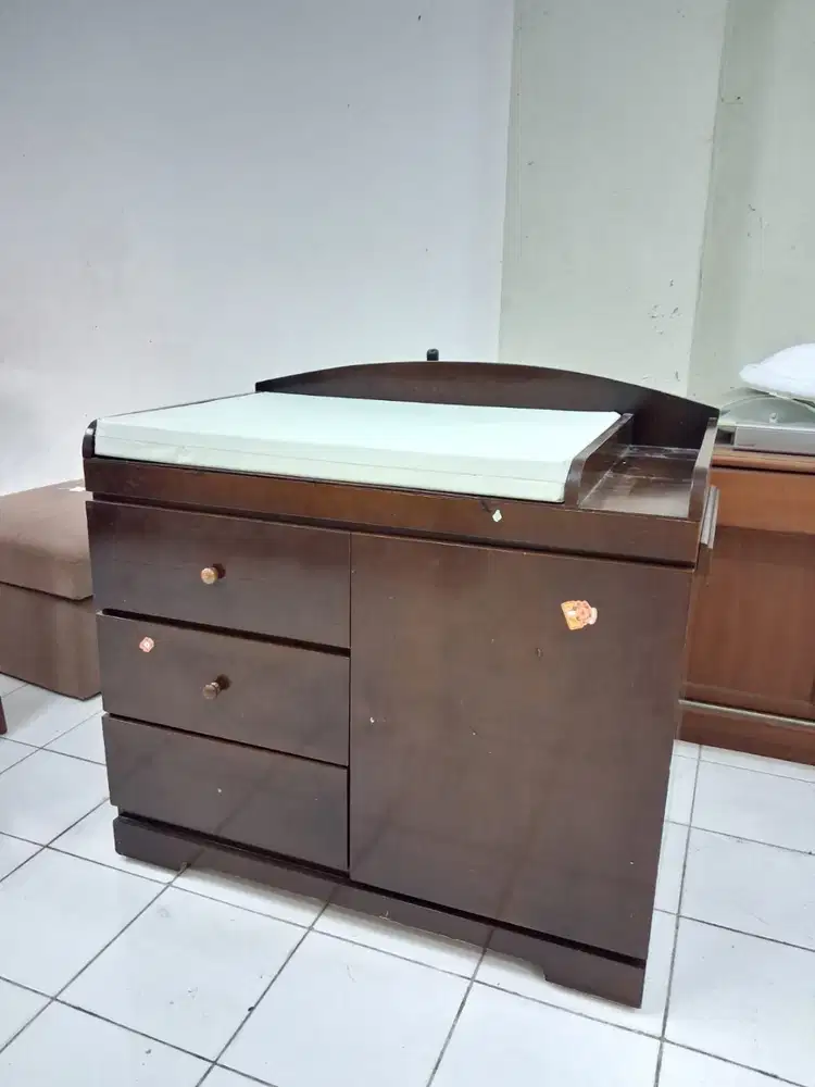 Baby Tafel Kayu Solid Coklat Tua – Meja Ganti Bayi Multifungsi