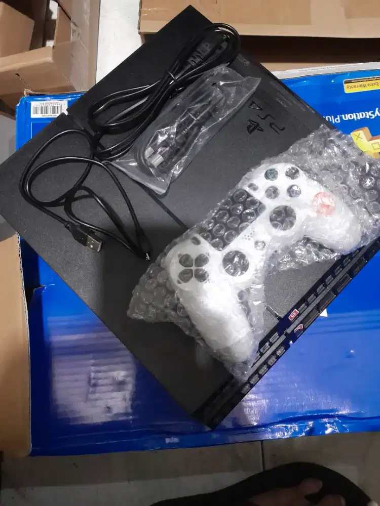PS4 FLATT 500GB (like new)
