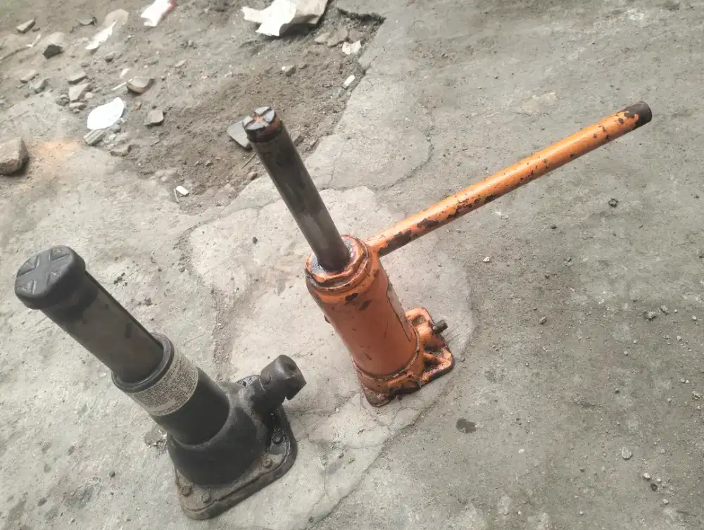 Dongkrak mobil normal mal