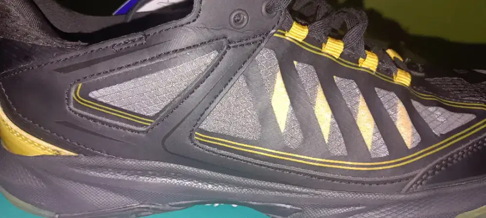 Sepatu badminton eagle 43