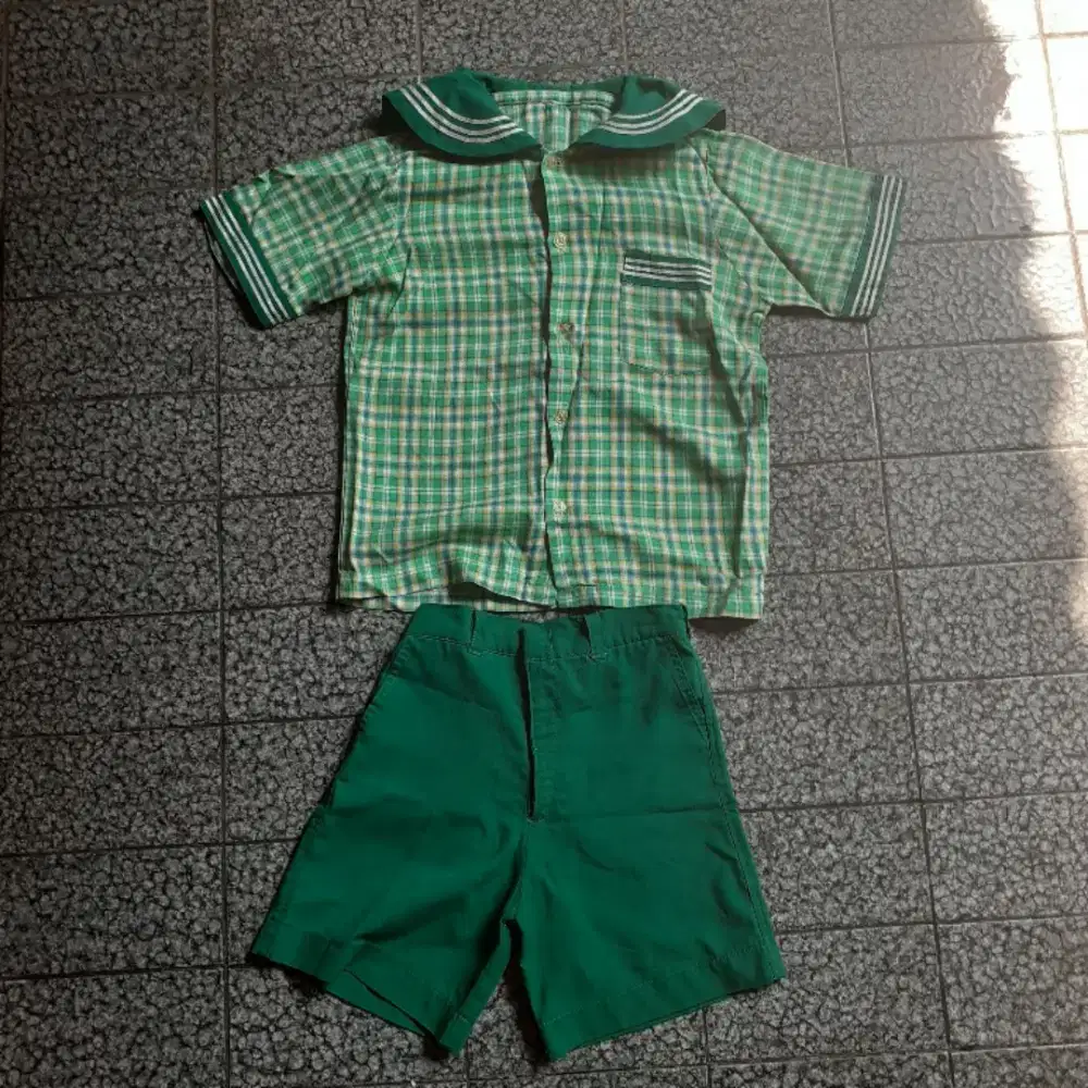 Baju sekolah anak Paud
