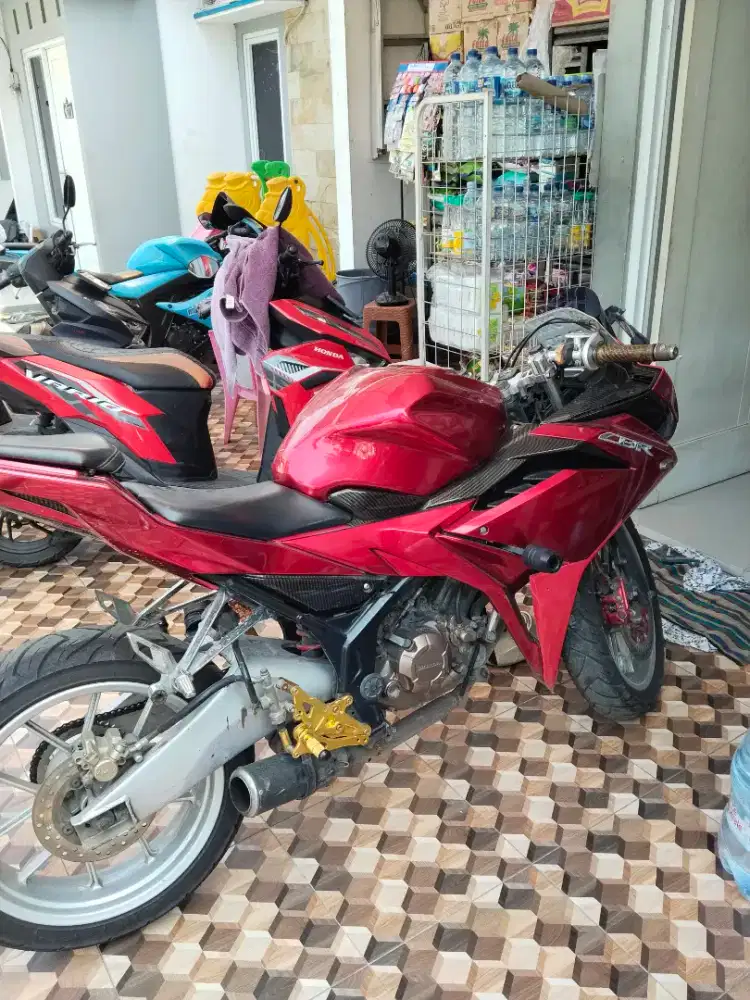 Dijual motor honda CBR modif