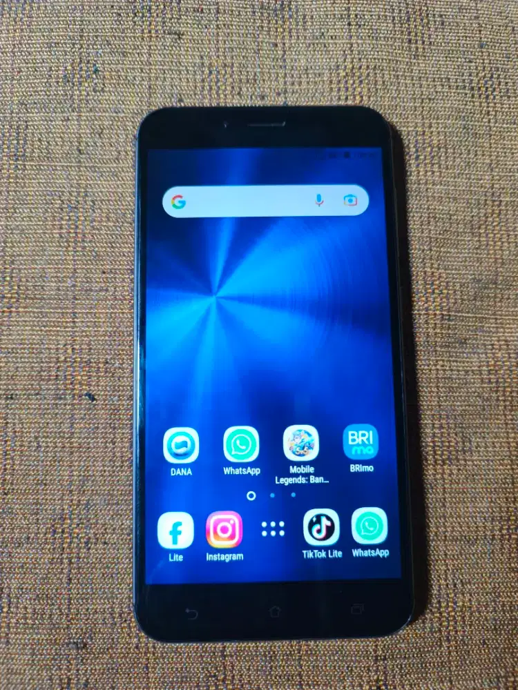 Asus zenfone 3 max