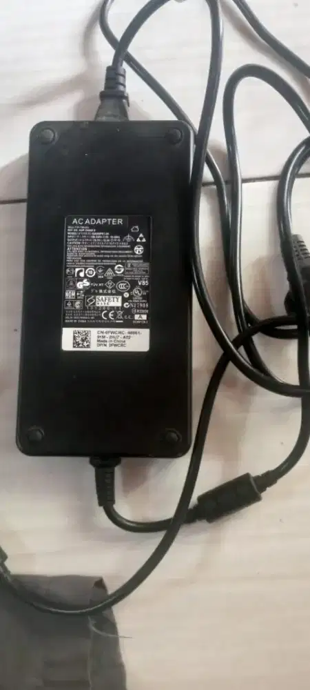 Charger Laptop Dell M6600
