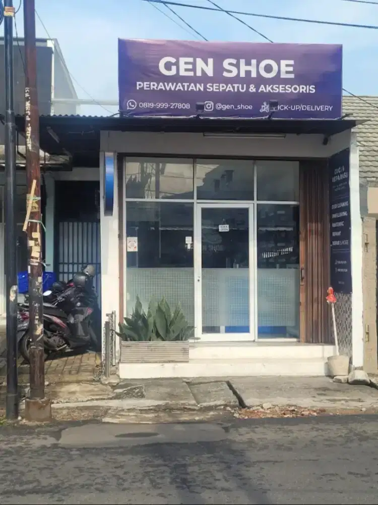 Dibutuhkan segera Kasir sekaligus Teknisi Cuci Sepatu Profesional