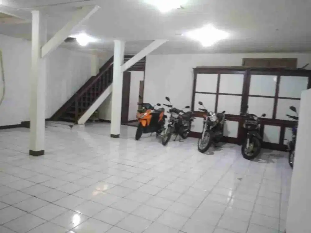 DISEWAKAN GUDANG MAINROAD HOLIS + RUANG USAHA