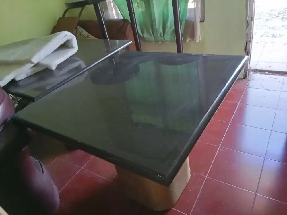 Meja makan marmer antik