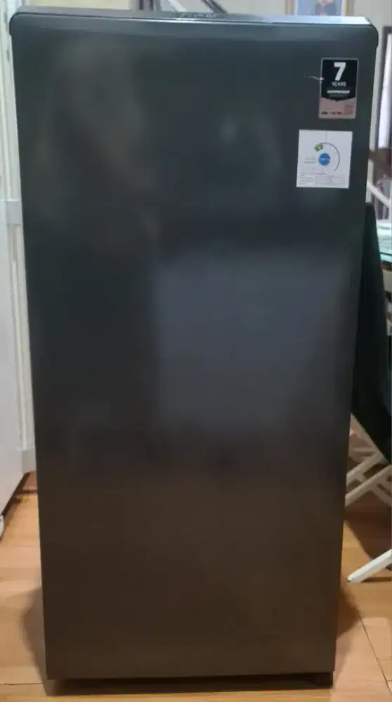 Kulkas merk Aqua 1 pintu