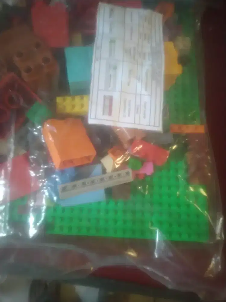 Mainan Lego ancuran.