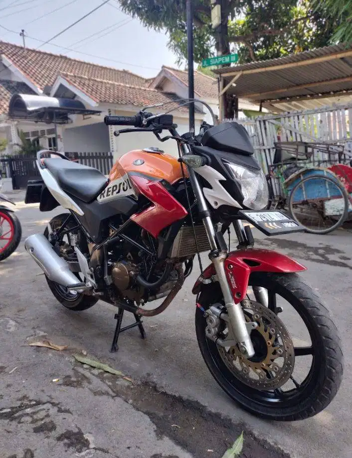 Honda cb 150R tahun 2014 Repsol