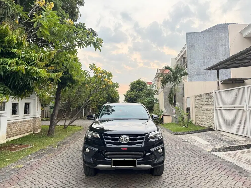 Toyota Fortuner 2.4 VRZ Trd Sportivo Diesel Matic 2017 Hitam