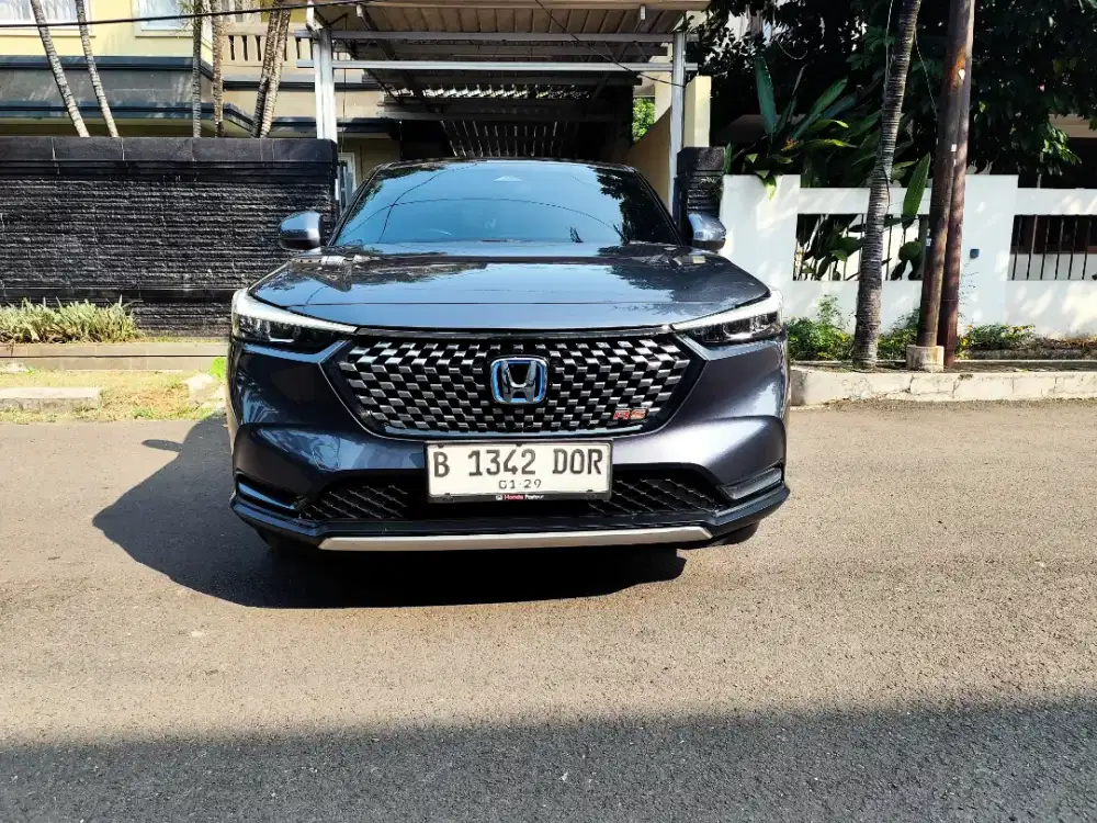 Dijual Mobil Honda HRV Tahun 2023 Pemakaian 2024 Warna Abu-Abu Metalik
