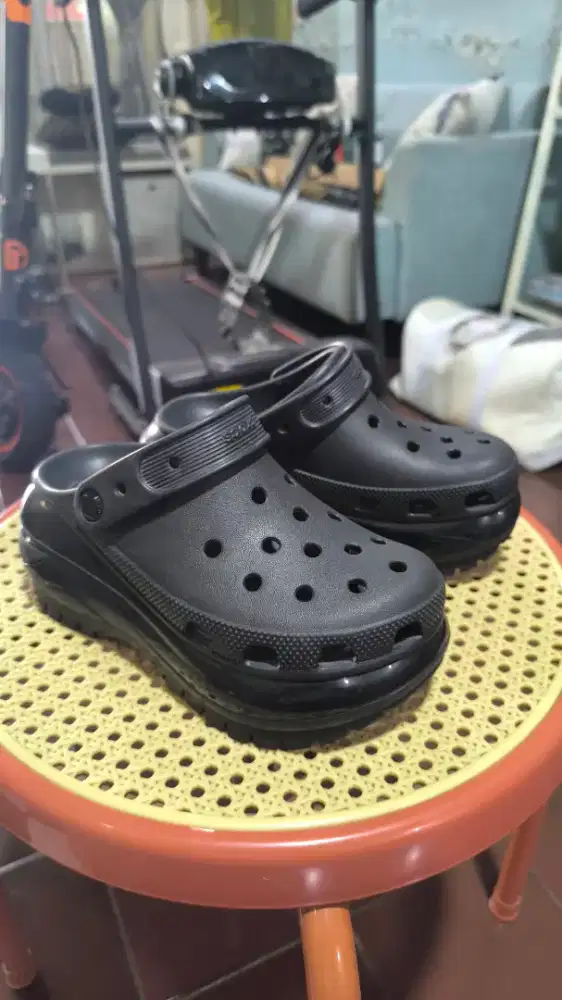 Original CROCS Mega Crush Clog Black