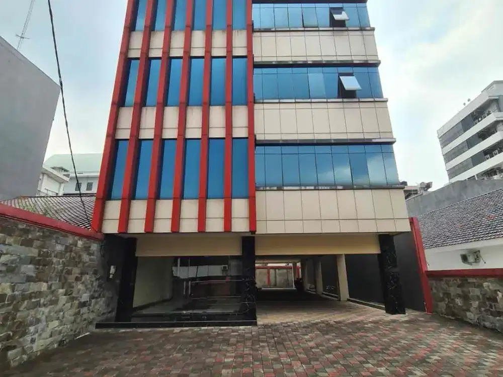 Jual Gedung Kantor 5 Lantai di Menteng Jakarta Pusat | LT 560 m², LB 1.870 m², SHM, Lift, Rooftop