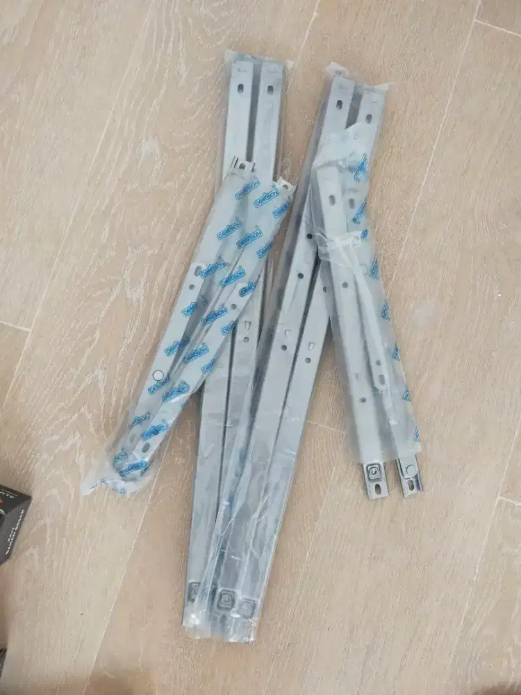 Engsel jungkit.