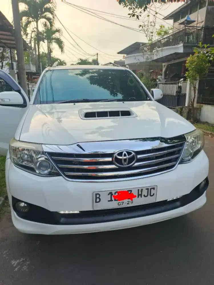 Toyota Fortuner Diesel 2.5 G AT VN Turbo 2014 Putih ex. Dokter