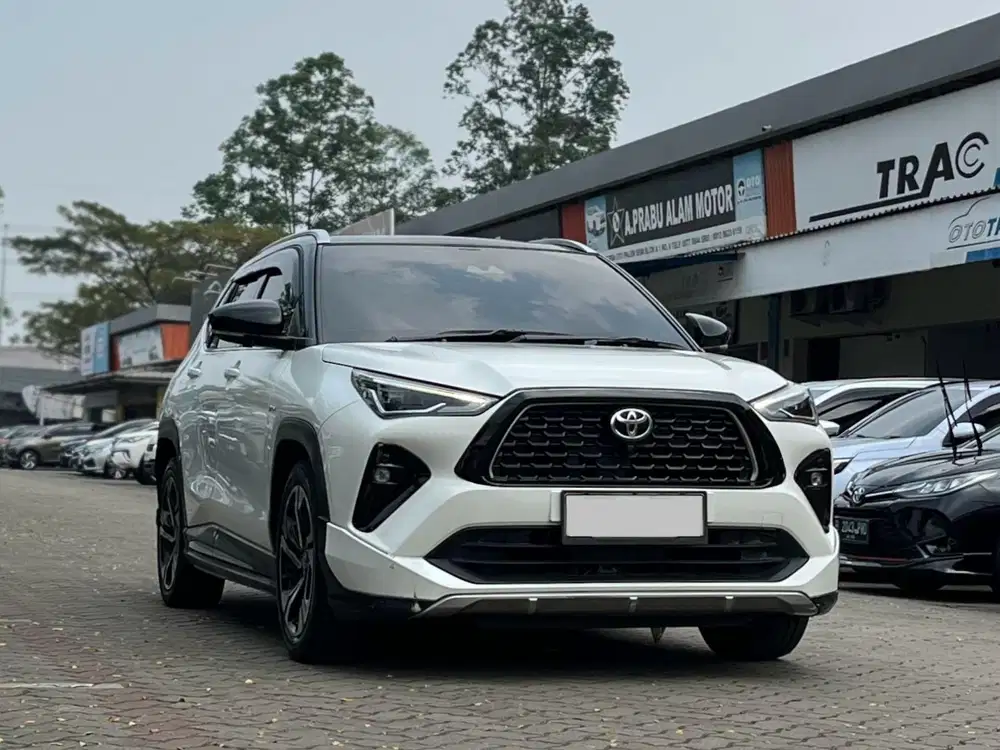 TOYOTA YARIS CROSS S HV GR AT PUTIH 2023