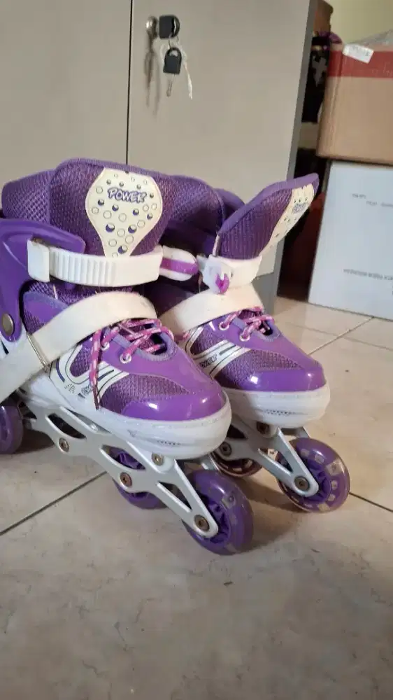 Sepatu roda anak