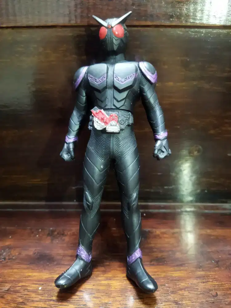 Figure dan Gundam Bandai borong karakter original koleksi tgl 2013