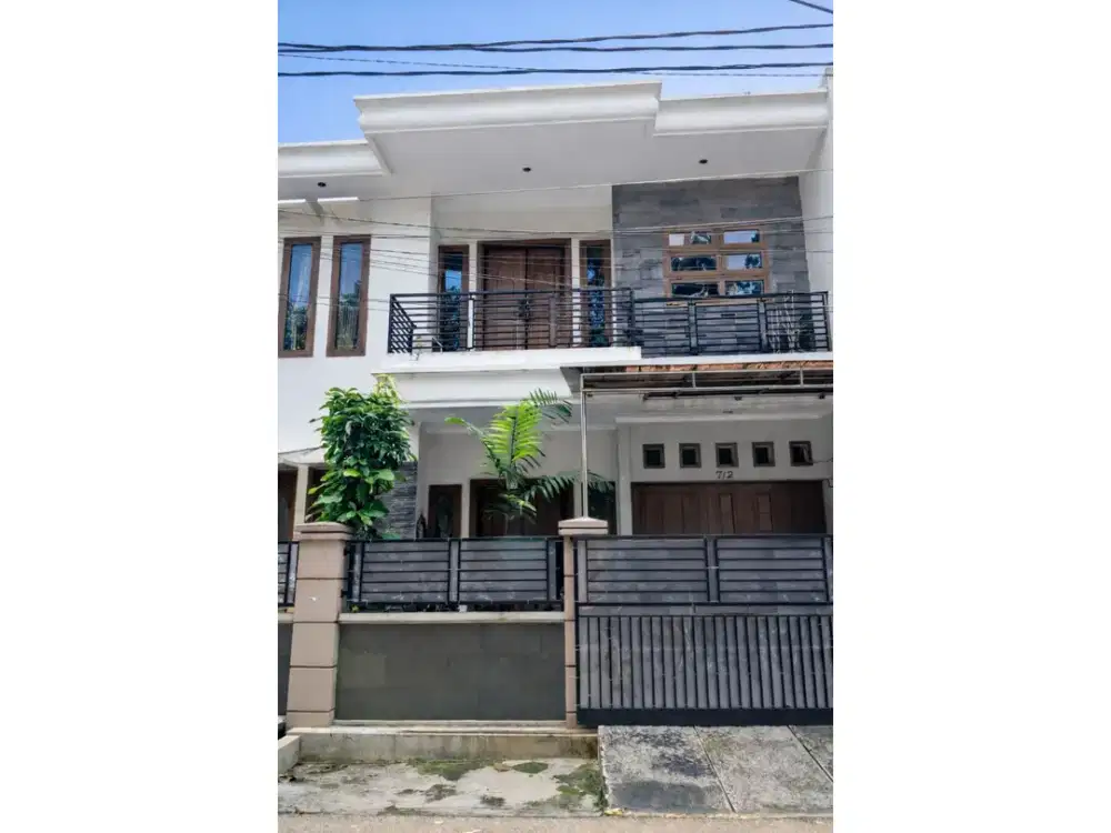 Rumah 2 Lt Menawan Depan Taman Rawamangun – Jalan 2 Mobil, SHM & IMB 387
