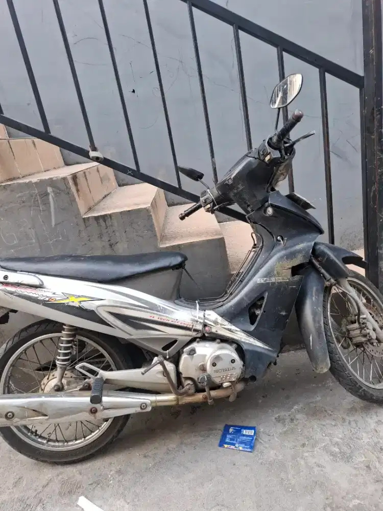 Motor honda kharsima