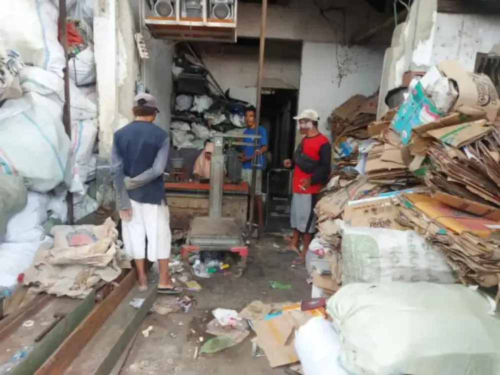 Terima beli barang bekas rongsokan besi kardus tembaga dll