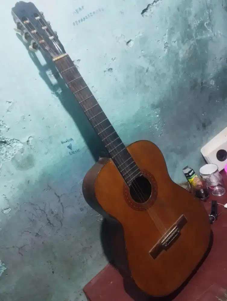 Dijual cepat gitar Yamaha