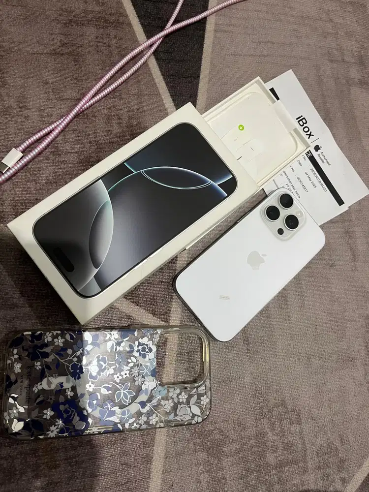 Dijual iphone 16 pro 128gb putih kumplit mulus