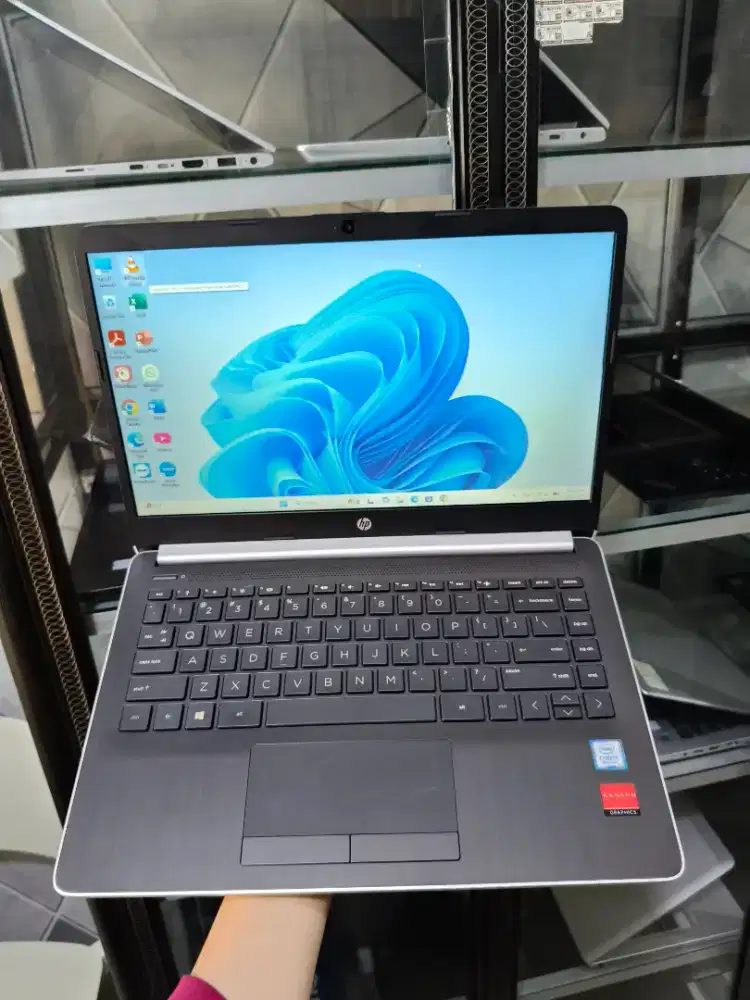 HP 14s, core i5, VGA 2GB, 8GB/256GB