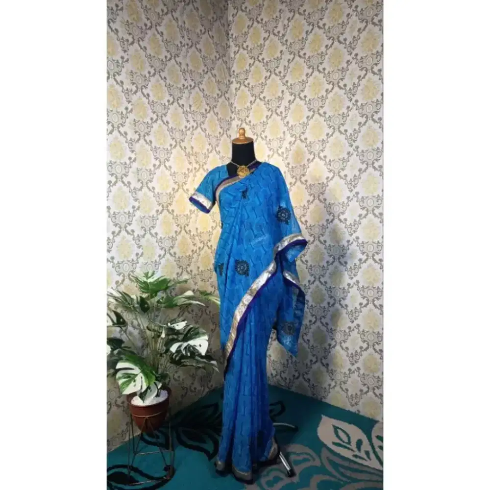 Pakaian Wanita khas India (Sari)