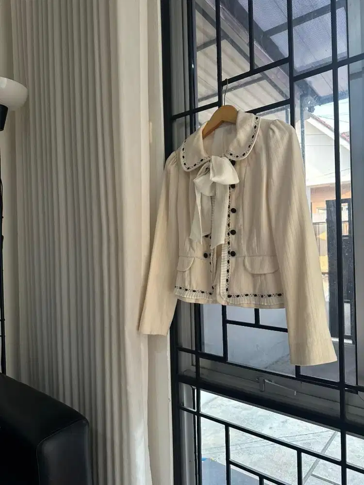 Blazer/outer/jas kantor wanita putih cream