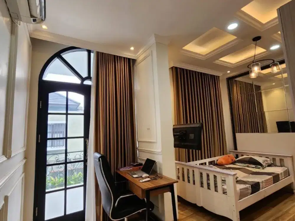 Furnished Rumah 2 Lantai Ada Pool Di Antapani Main Road-Murah
