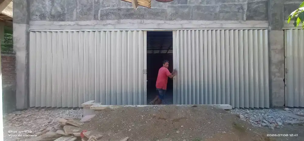 pintu harmonika