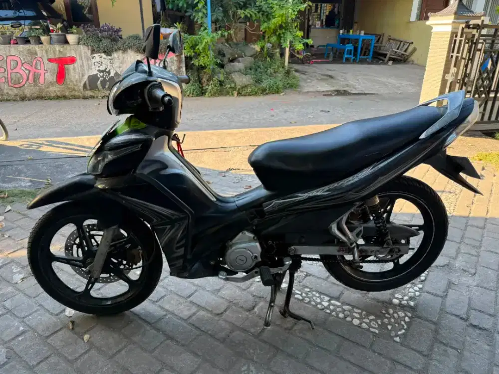 Jupiter Z THN 2010 plat AB sleman