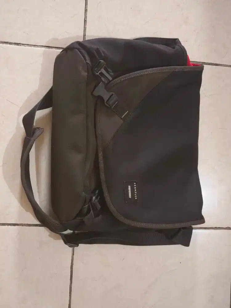 Crumpler Skivvy M messenger bag