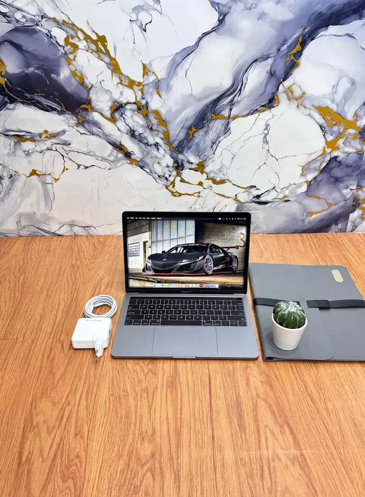 MacBook Pro 13 2019,  Core i7-16-512