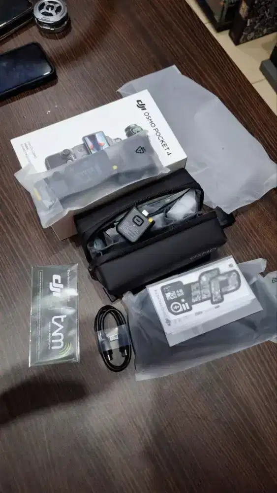Dji pocket 4 creator combo