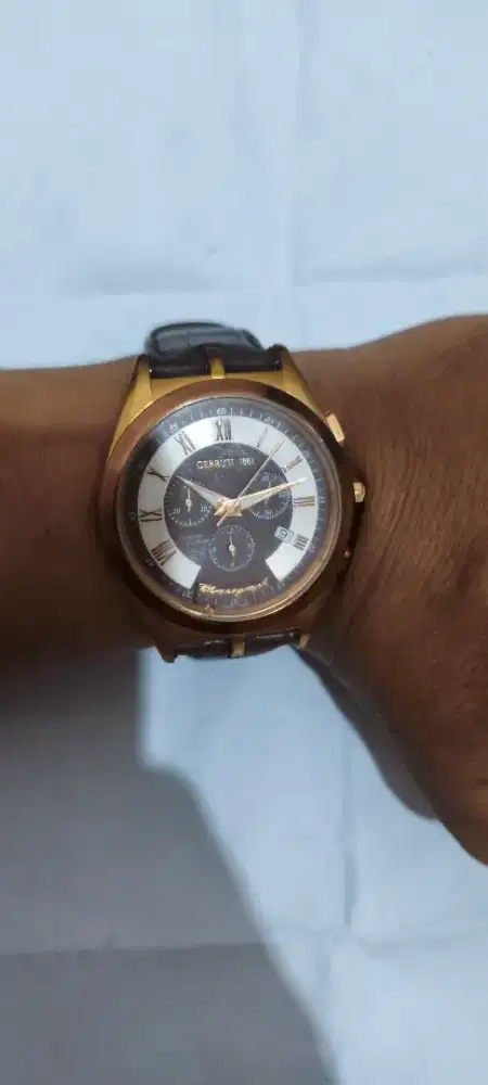 JUAL CEPAT JAM TANGAN MEWAH CERRUTII 1881