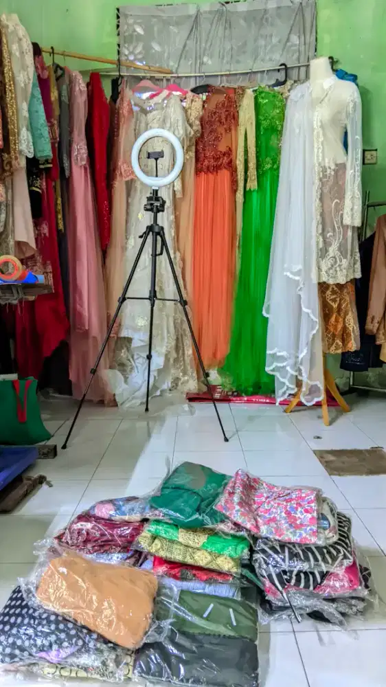 Pakaian wanita dan kemeja