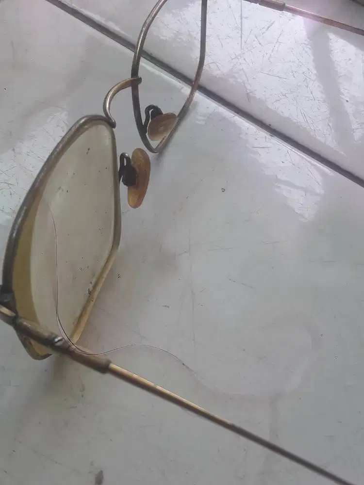 Frame kacamata vintage